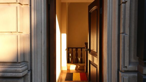 Les frais inattendus liés à l'ouverture de porte en Belgique